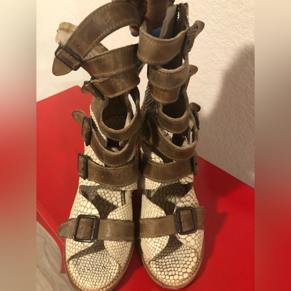Freebird by Steven white snake print “Bond” sandals.